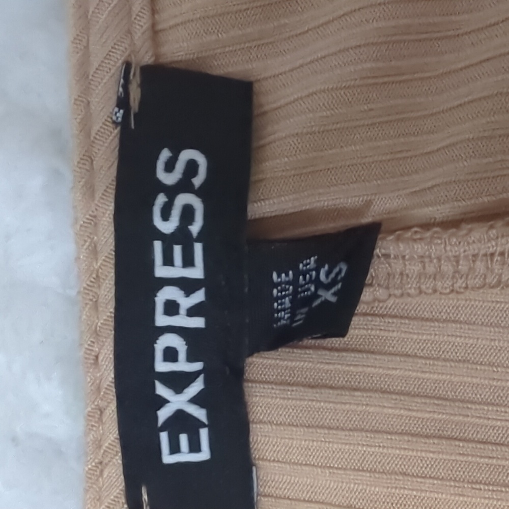 Express Puff Sleeve Top - Picture 7 of 8